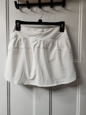New Outdoor Voices White Skort - S
